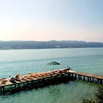 ホテル Woerthersee