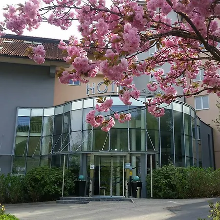 فندق Woerthersee