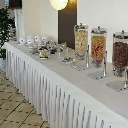 フェーリエンホテル ヴェルターゼー Pörtschach am Wörthersee