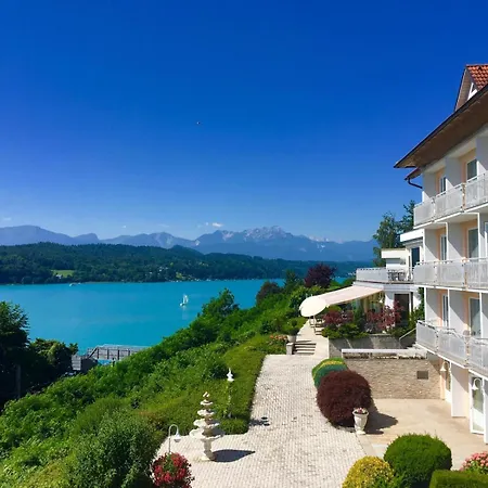 ホテル フェーリエンホテル ヴェルターゼー Pörtschach am Wörthersee