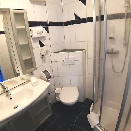 Woerthersee فندق 4*